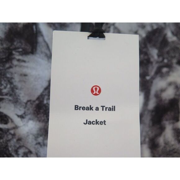 Lululemon Women's Sz 4 Black/White Take Flight Break a Trail Jacket $268 - Rare - Picture 3 of 15